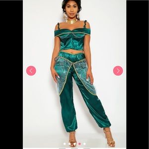 Princess jasmine 3 piece costume🥰